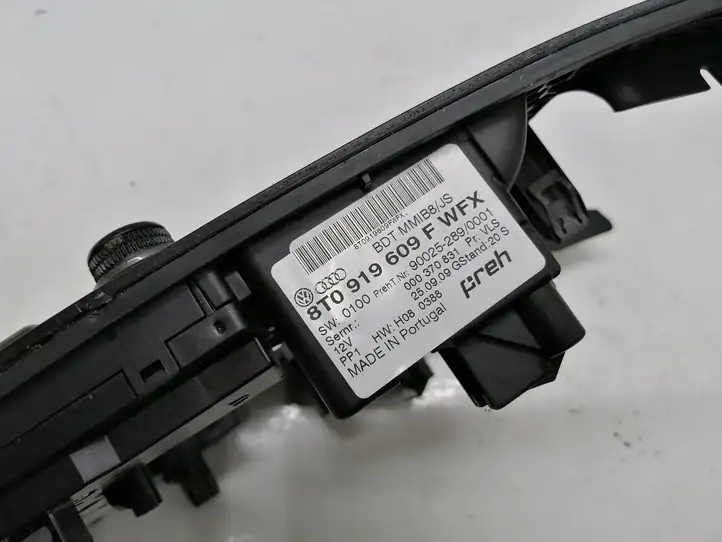 Audi A4 S4 B8 8K (2007 - 2011) 8T0919609F Контроллер мультимедийной системы — фото 3