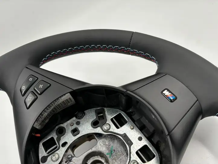 BMW 5 E60 E61 (2004 - 2010) Руль — фото 9