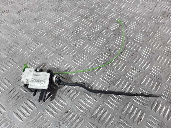 BMW 3 E90 E91 (2005 - 2012)  6711698588004 Электрический замок крышки бака