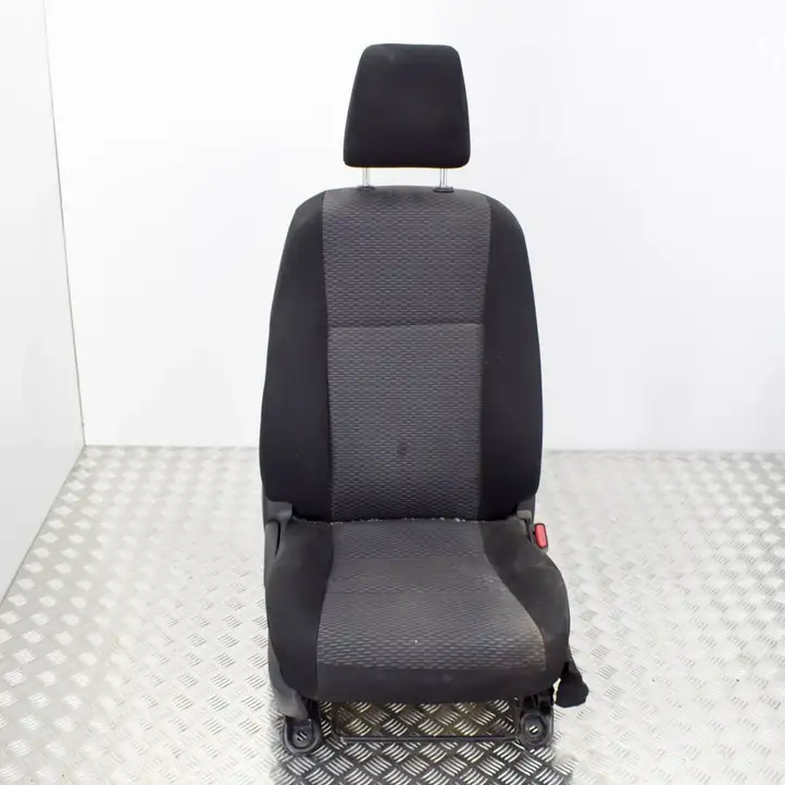 Toyota Hilux (AN120, AN130) (2017 - 2020) 676300K880 Комплект салона — фото 6