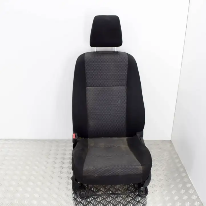 Toyota Hilux (AN120, AN130) (2017 - 2020) 676300K880 Комплект салона — фото 8