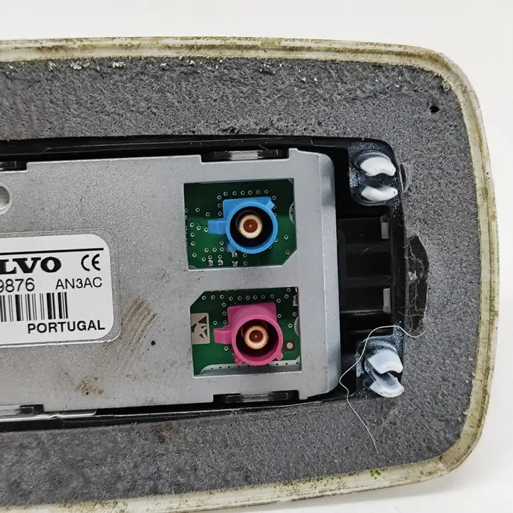 Volvo XC60 (2013 - 2017) 31409876 GPS антенна — фото 8