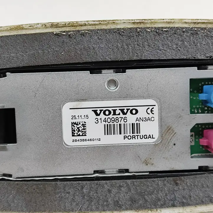 Volvo XC60 (2013 - 2017) 31409876 GPS антенна — фото 9