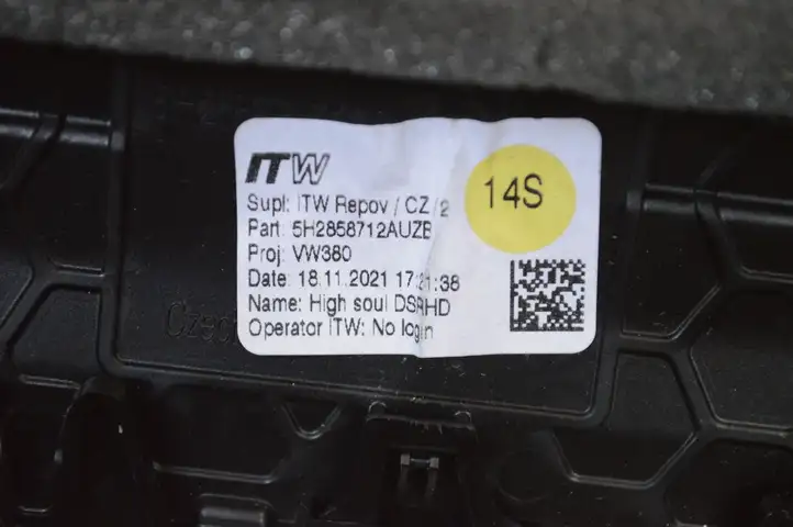 Volkswagen Golf VIII (2019 - ) 5H2858712A Воздушная решетка панели — фото 5