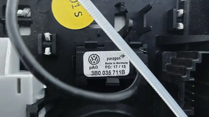 Volkswagen Scirocco (2014 - 2017) 1K8947105CD Передняя подсветка — фото 5