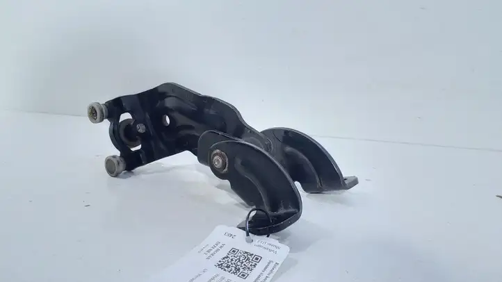 Volkswagen Sharan (2010 - 2015) 7N0843335C Средняя направляющая ролика раздвижной двери — фото 4
