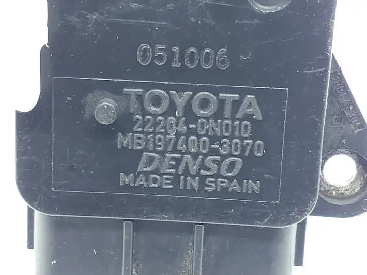 Toyota Corolla Verso E121 (2004 - 2007) 222040N010 Датчик массового расхода воздуха — фото 3