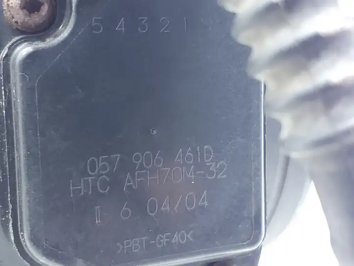 Audi A8 S8 D3 4E (2005 - 2007) 057906461D Датчик массового расхода воздуха — фото 4