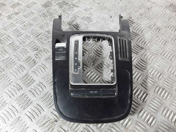 Audi A4 (2007 - 2011)  8K0864262 Рамка рычага переключения передач