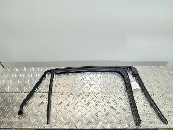 Opel Corsa F (2019 - ) 982964278000 Накладка стекла задней двери — фото 4