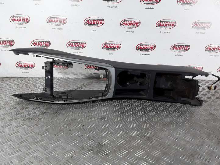 Audi Q5 (2008 - 2012)  8K0864981F Отделочный щит панели (центральный)