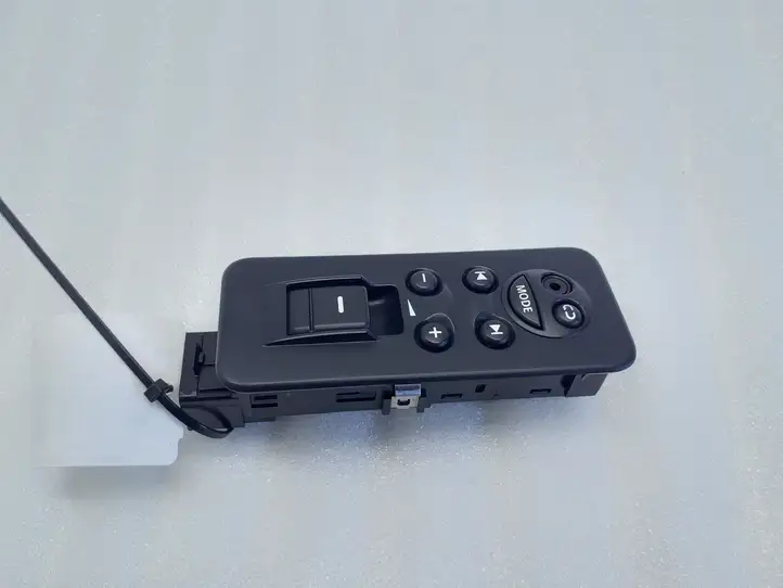 Land Rover Discovery 3 - LR3 (2004 - 2009) YUD501080PVJ Блок кнопок стеклоподъемников — фото 2
