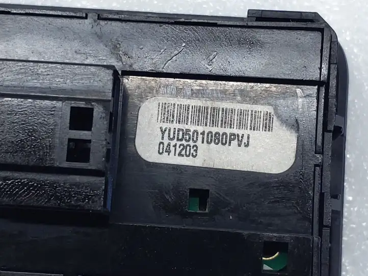 Land Rover Discovery 3 - LR3 (2004 - 2009) YUD501080PVJ Блок кнопок стеклоподъемников — фото 4