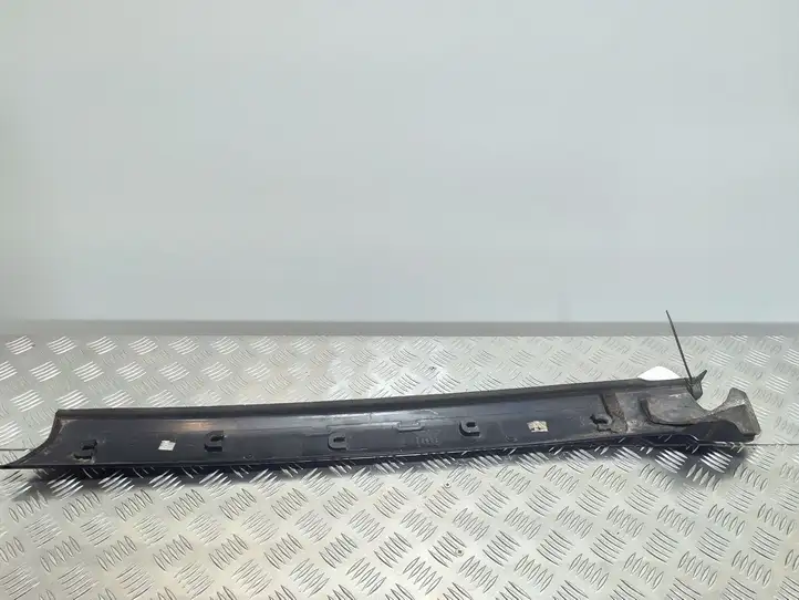 Land Rover Discovery 3 - LR3 (2004 - 2009) DCB000153 Накладка стоек лобового стекла — фото 3