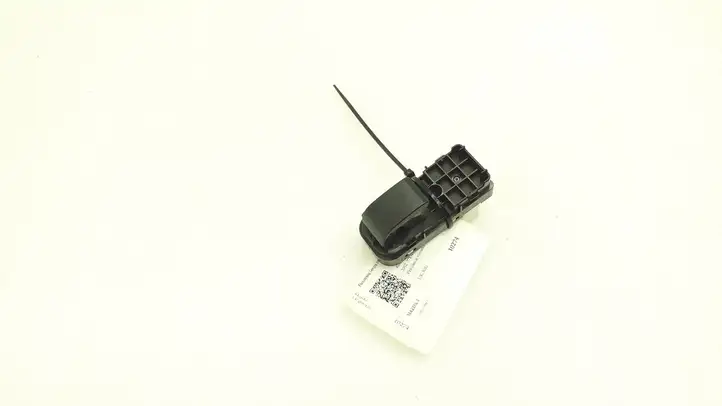 Mazda 3 II (2011 - 2013) BBM266370 Кнопка стеклоподъемников — фото 1