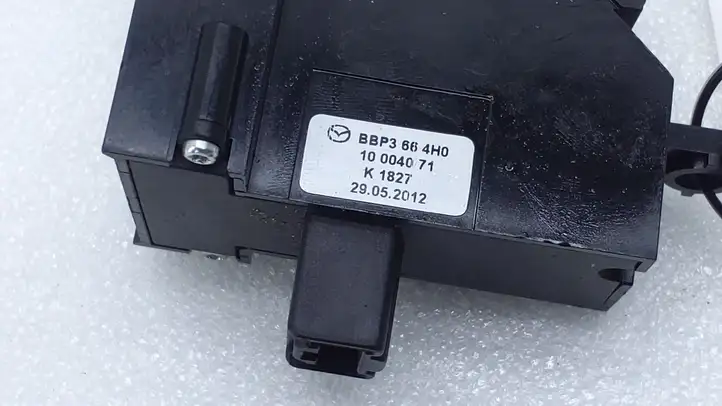 Mazda 3 II (2011 - 2013) BBP3664H0 Включатель аварийных фонарей — фото 3