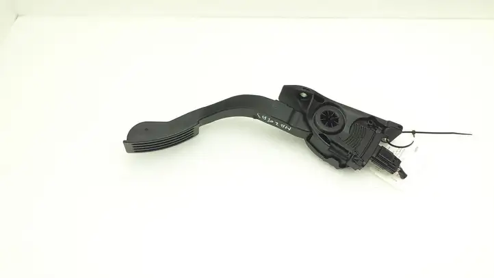 Mazda 3 II (2011 - 2013) BBV441600A Педаль акселератора — фото 2
