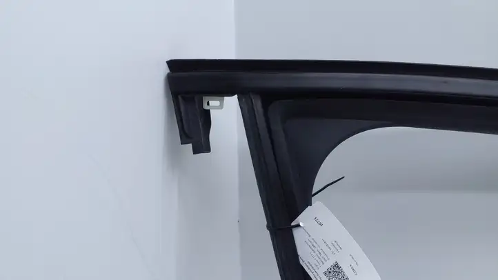 Opel Corsa F (2019 - ) 9823226580 Уплотнитель стекла передней двери — фото 3