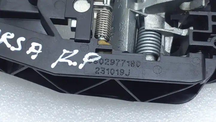 Opel Corsa F (2019 - ) 9802977180 Крепление наружной ручки передней двери — фото 3