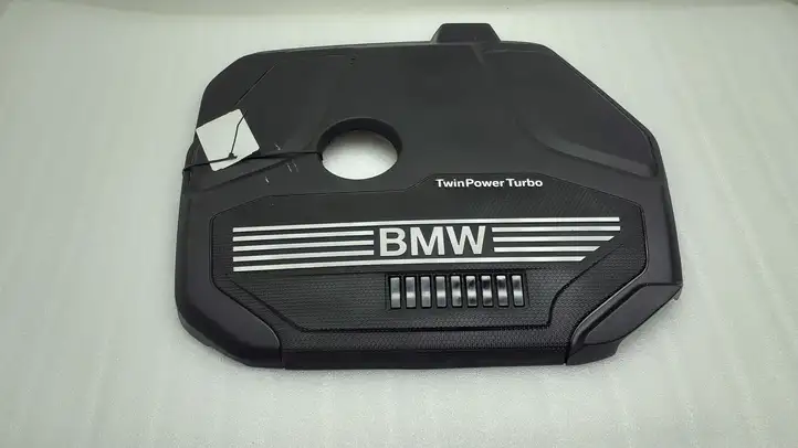 BMW 2 F44 (2019 - ) 8656447 Крышка двигателя декоративная — фото 1