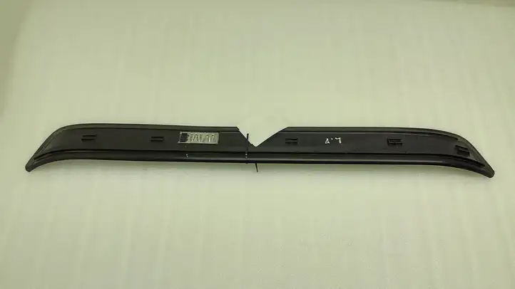 BMW 3 E90 E91 (2005 - 2012) 73060279 Внутренняя отделка переднего порога — фото 4