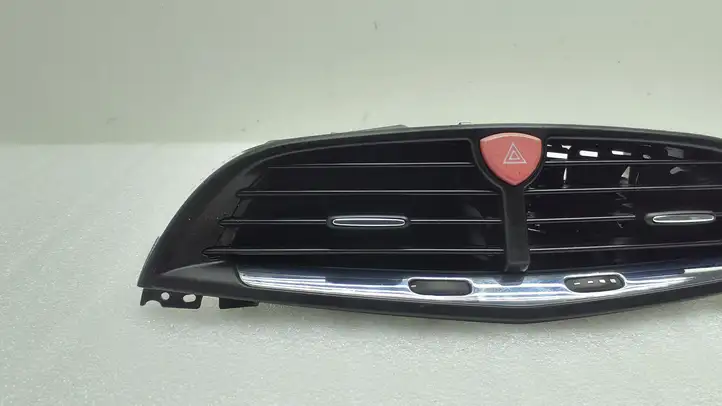 Lancia Delta (2008 - 2014) 7354775810 Центральный воздушный дефлектор — фото 2