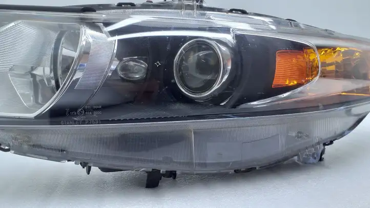 Honda Accord (2008 - 2016) Передняя фара — фото 2