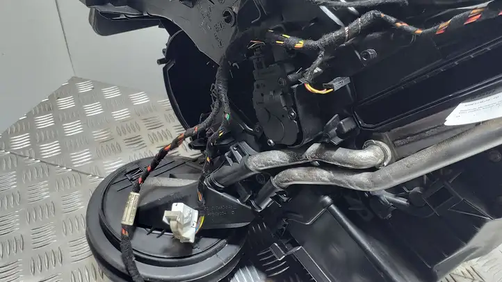 BMW 2 F45 (2014 - 2021) 9262479 Комплект системы вентиляции салона — фото 3