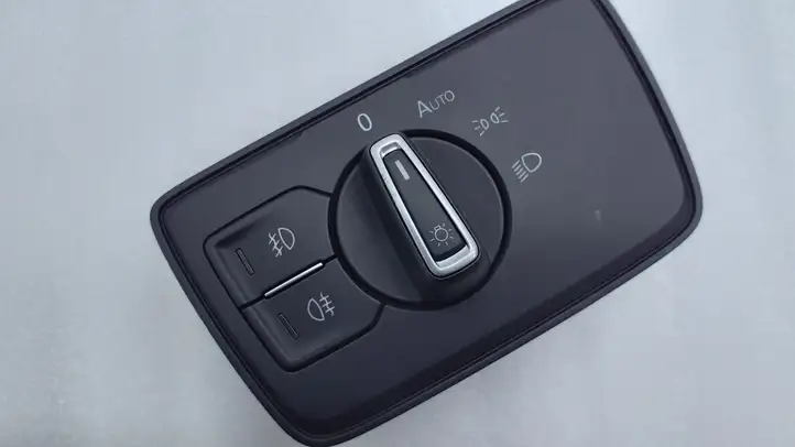 Volkswagen PASSAT B8 (2015 - ) 3G0941633H Включатель фонарей — фото 2