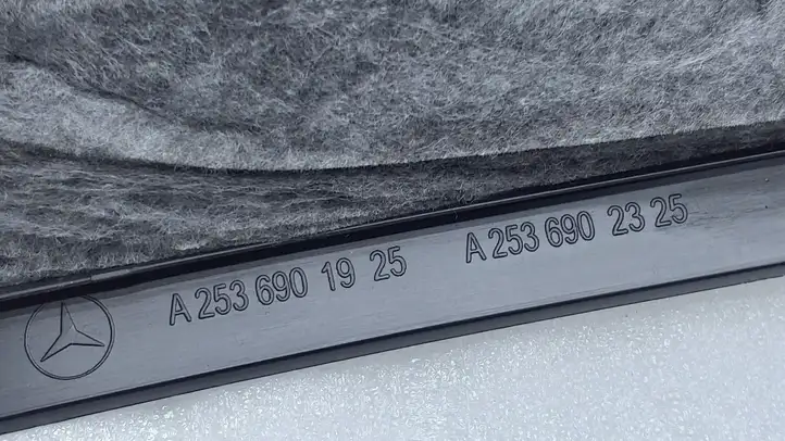 Mercedes-Benz GLC X253/C253 (2015 - ) A2536901925 Обшивка стойки D нижняя — фото 2