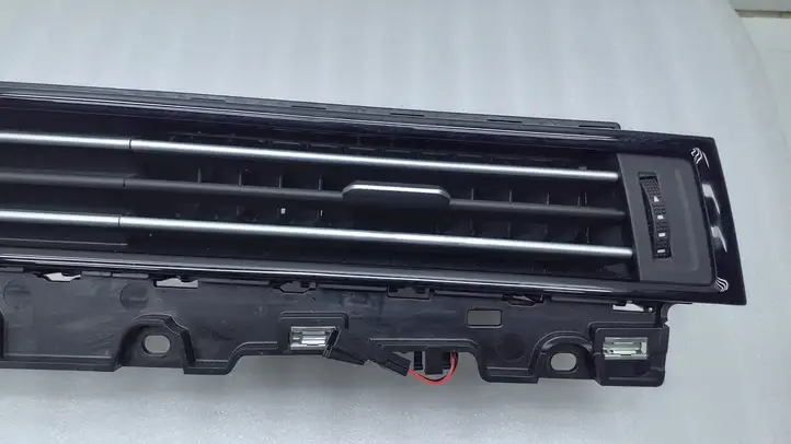 Volkswagen PASSAT B8 (2015 - ) 3G1858416F Центральный воздушный дефлектор — фото 3