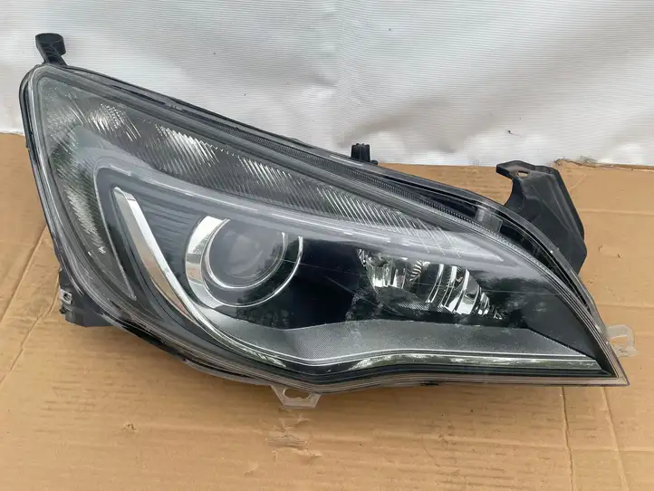 Opel Zafira C (2014 - 2016) 13399858 Передняя фара — фото 1
