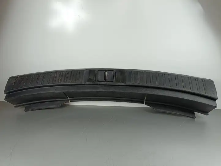 Honda CR-V (2022 - ) 846413B4H0 Отделка порога багажника — фото 1