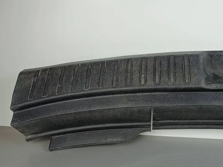 Honda CR-V (2022 - ) 846413B4H0 Отделка порога багажника — фото 3