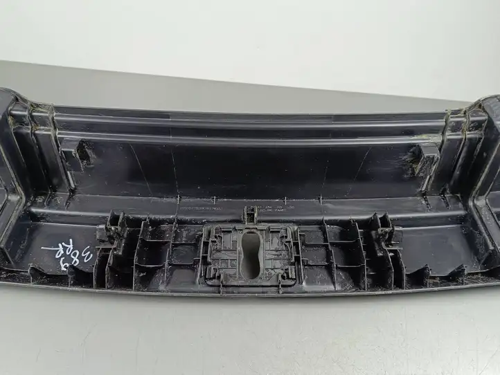 Honda CR-V (2022 - ) 846413B4H0 Отделка порога багажника — фото 9