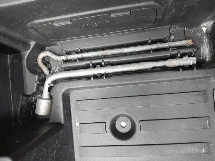 Mazda CX-9 (2006 - 2012) T6789012345 Ящик для хранения в багажнике — фото 8