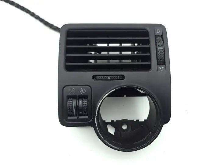 Volkswagen Bora (1998 - 2005) 1j1819710b Боковой воздушный дефлектор — фото 3