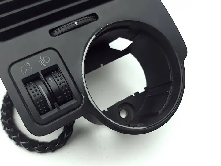 Volkswagen Bora (1998 - 2005) 1j1819710b Боковой воздушный дефлектор — фото 4