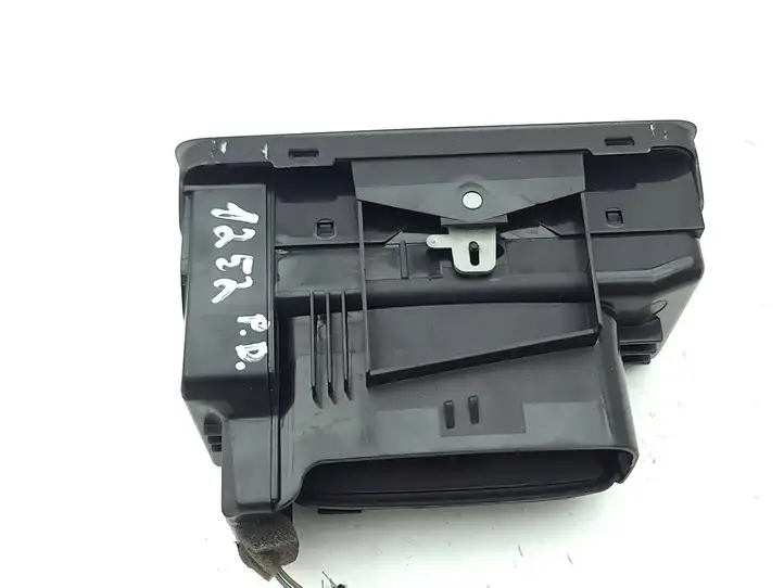 Volkswagen Bora (1998 - 2005) 1j1819710b Боковой воздушный дефлектор — фото 7