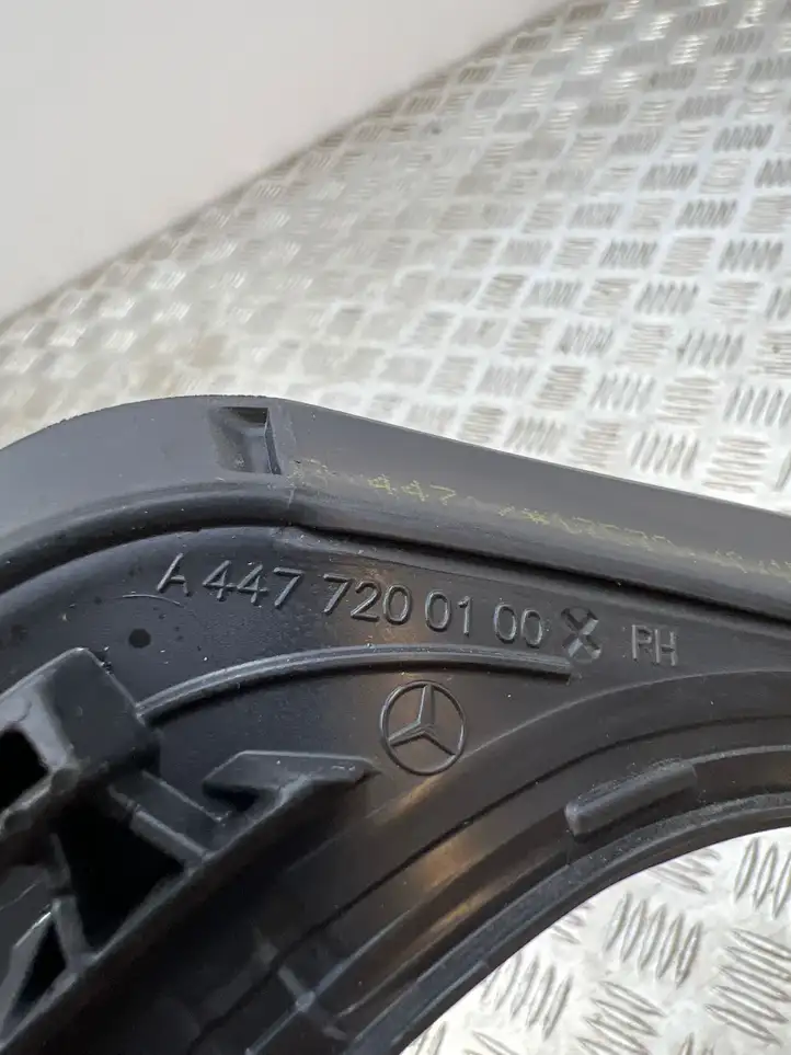 Mercedes-Benz Vito W447 (2014 - ) A4477200100 Уплотнитель стекла передней двери — фото 6