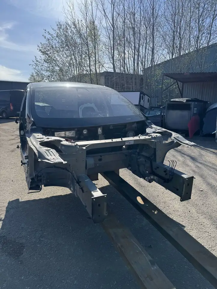 Tesla Model S (2016 - 2021) Передняя часть кузова — фото 1