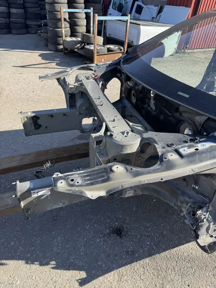 Tesla Model S (2016 - 2021) Передняя часть кузова — фото 6