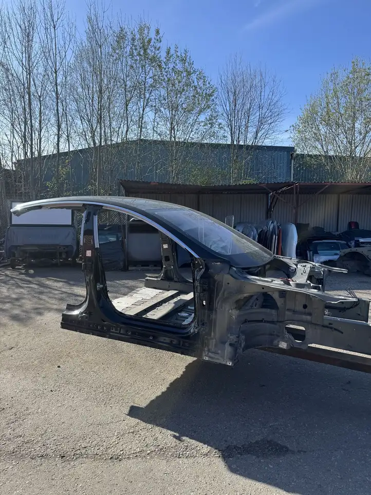 Tesla Model S (2016 - 2021) Передняя часть кузова — фото 7