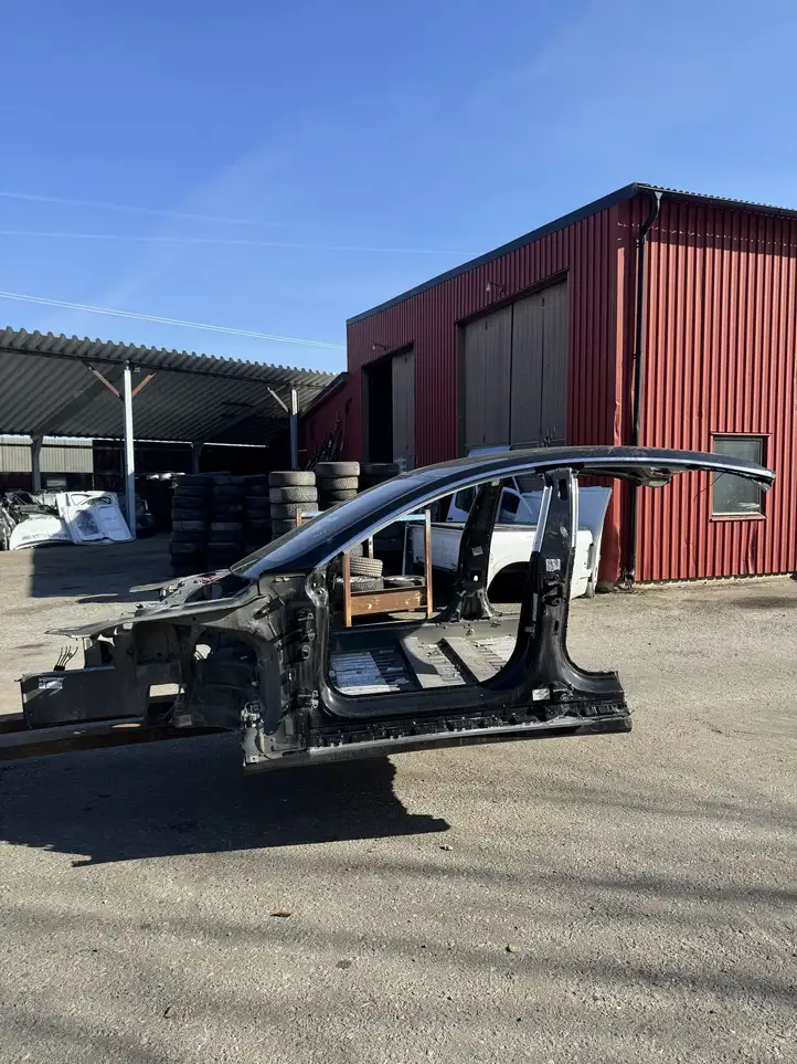 Tesla Model S (2016 - 2021) Передняя часть кузова — фото 8