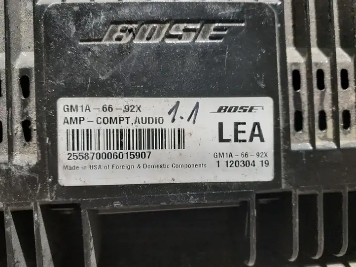 Mazda 6. (2005 - 2007)  GM1A6692X Звукоусилитель