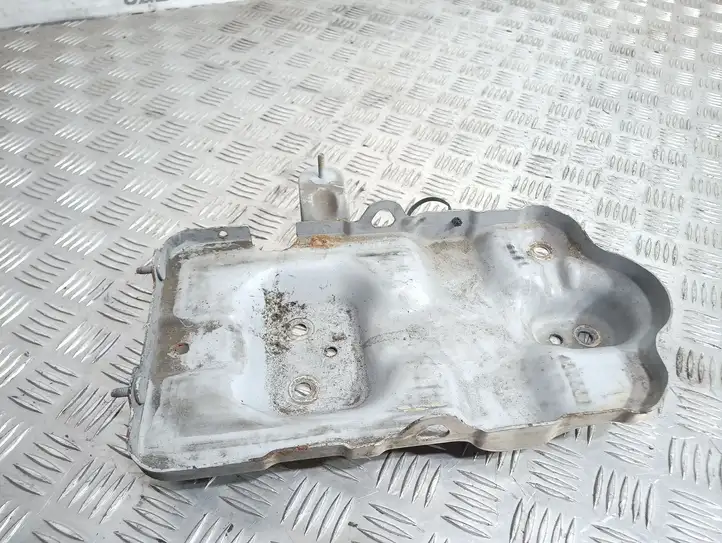 Chevrolet Captiva (2006 - 2011) Площадка аккумулятора — фото 1