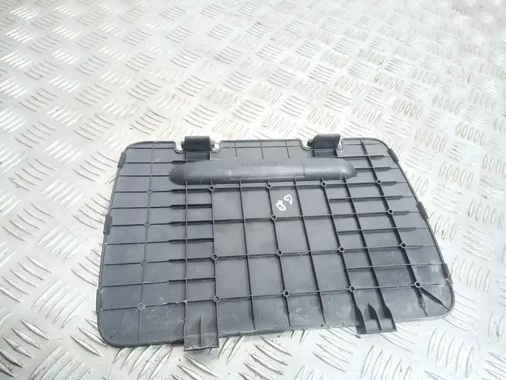 Toyota RAV 4 (XA20) (2000 - 2005) 6474342010 Прочие детали салона — фото 2