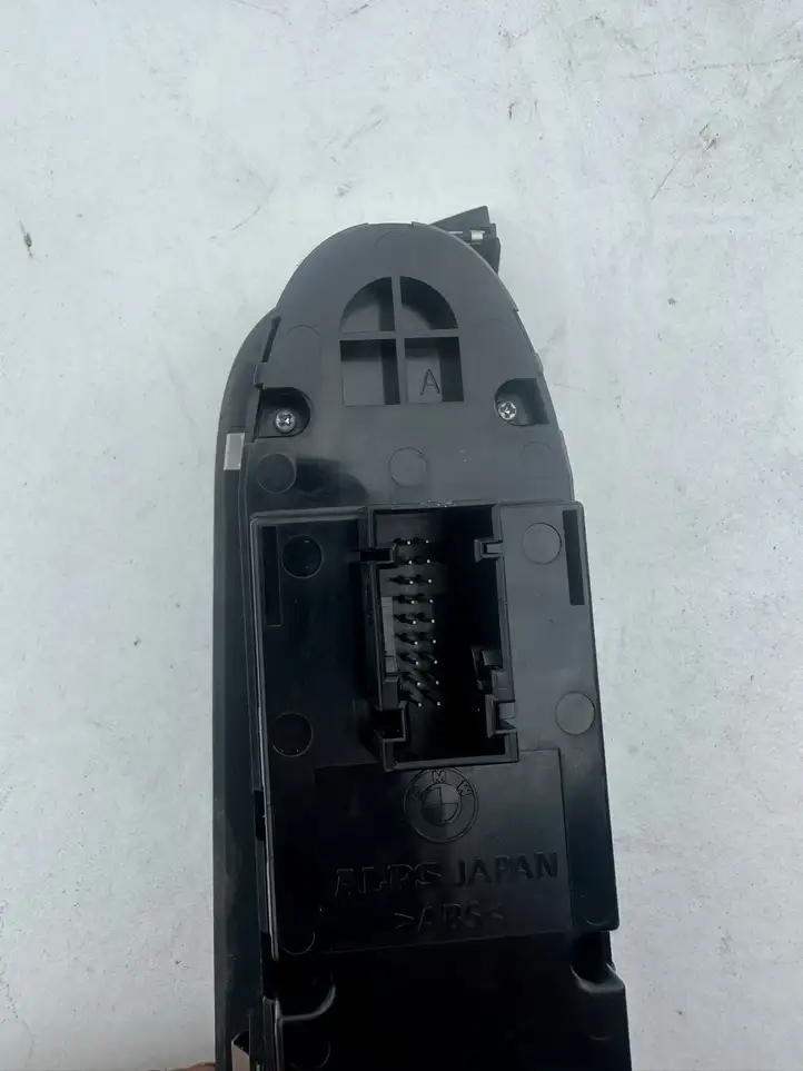 BMW 3 E90 E91 (2005 - 2012) 9217326 Кнопка стеклоподъемников — фото 4
