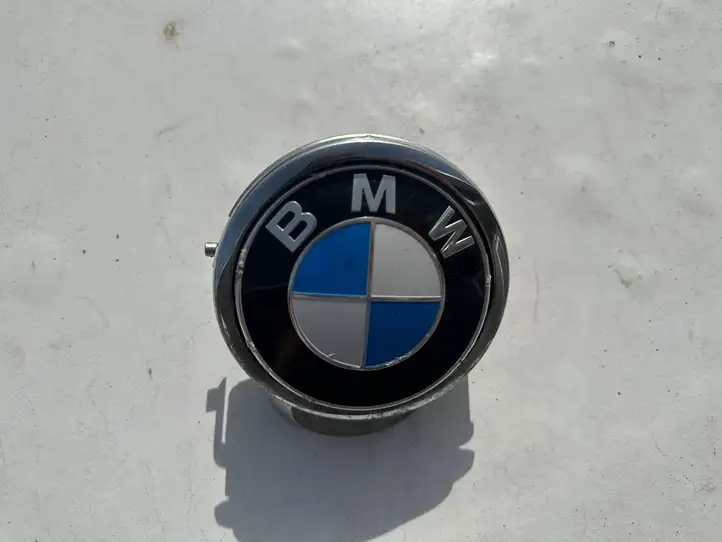 BMW 6 F12 F13 (2010 - 2018) 7234707 Эмблема автомобиля — фото 1