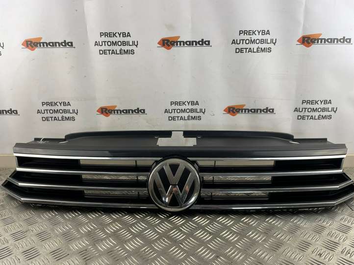 Volkswagen PASSAT B8 (2015 - )   Передняя решётка